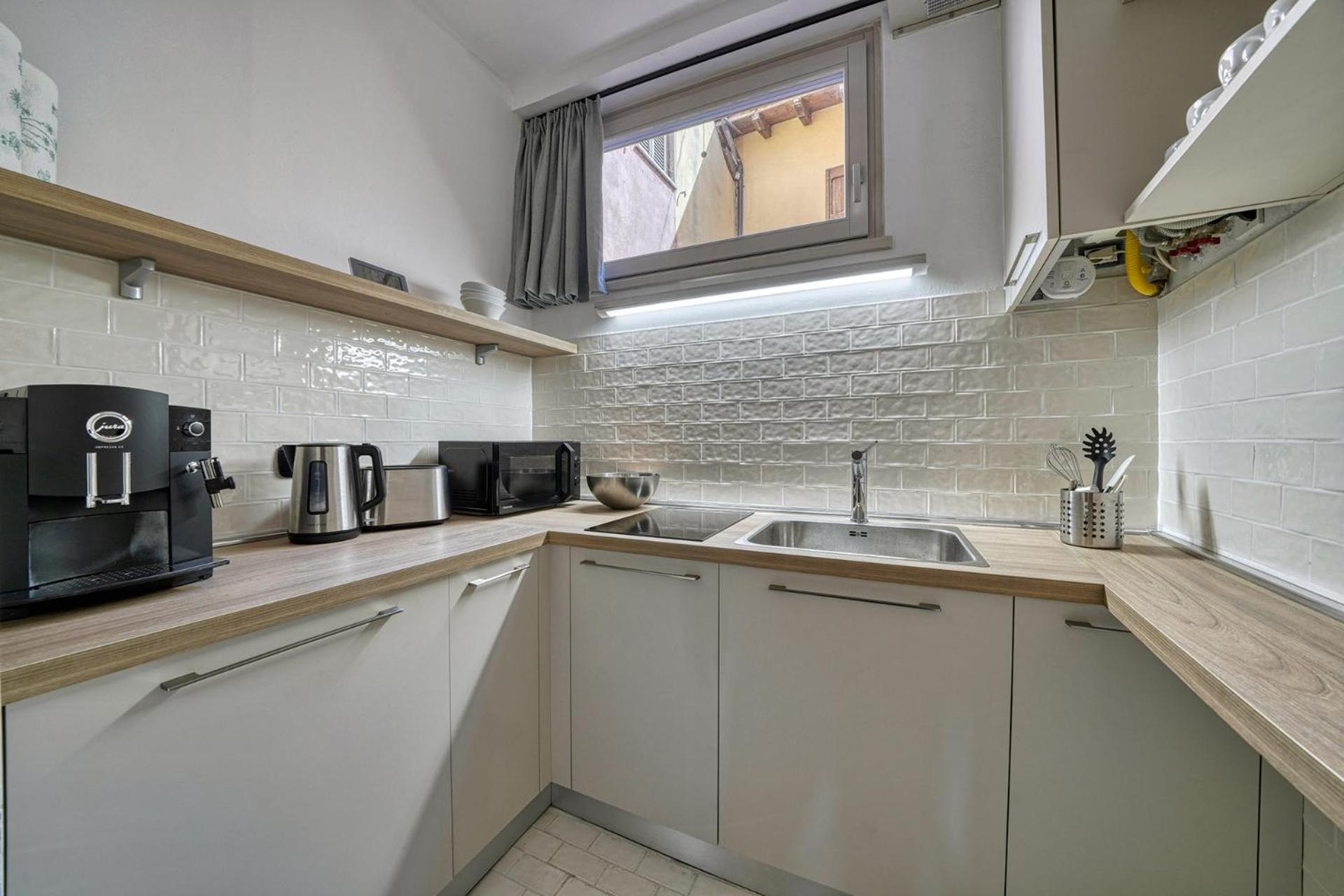 City Central Apartment Romantic Lakefront Balcony - Malcesine - Porto Vecchio 11 Exteriör bild
