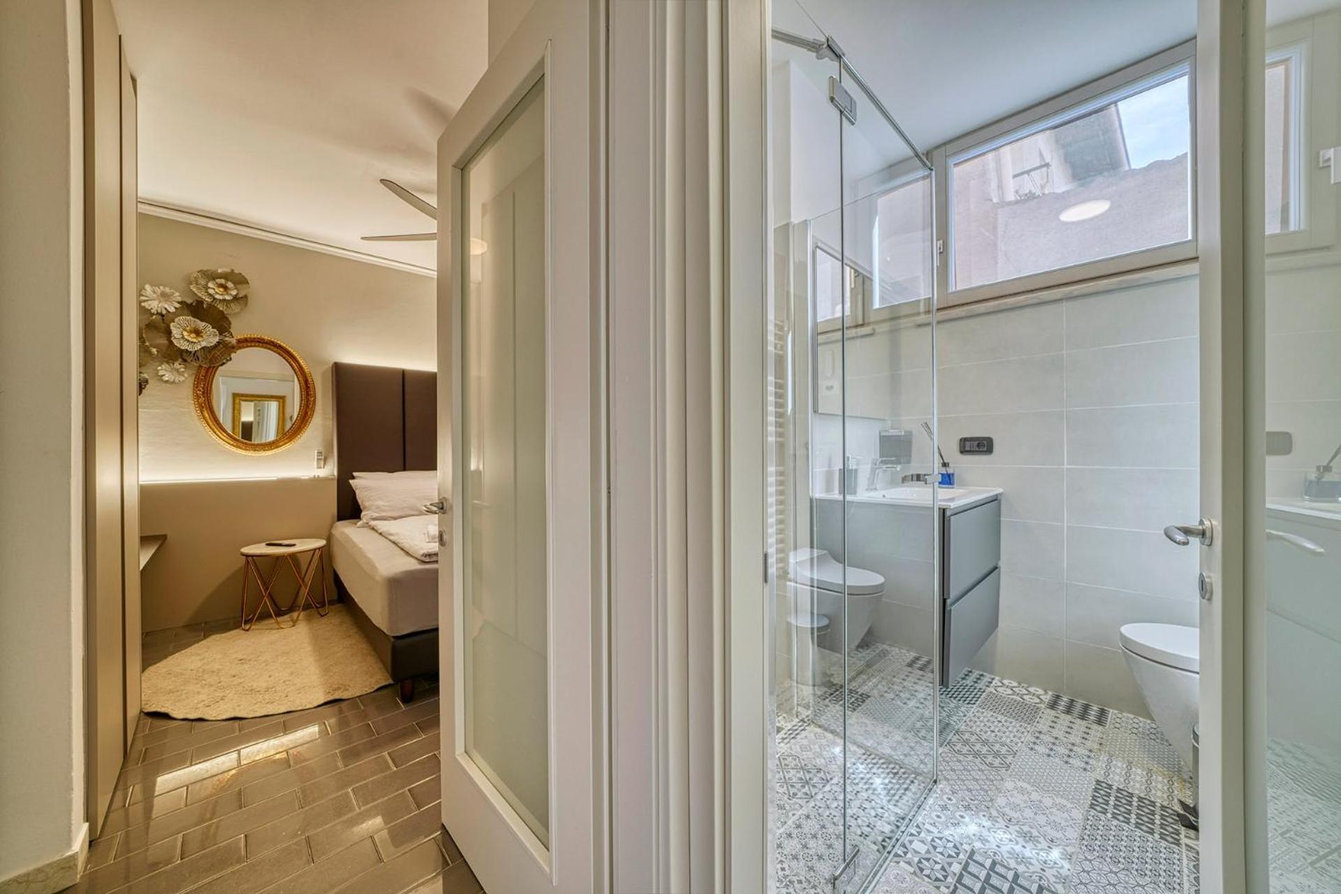 City Central Apartment Romantic Lakefront Balcony - Malcesine - Porto Vecchio 11 Exteriör bild