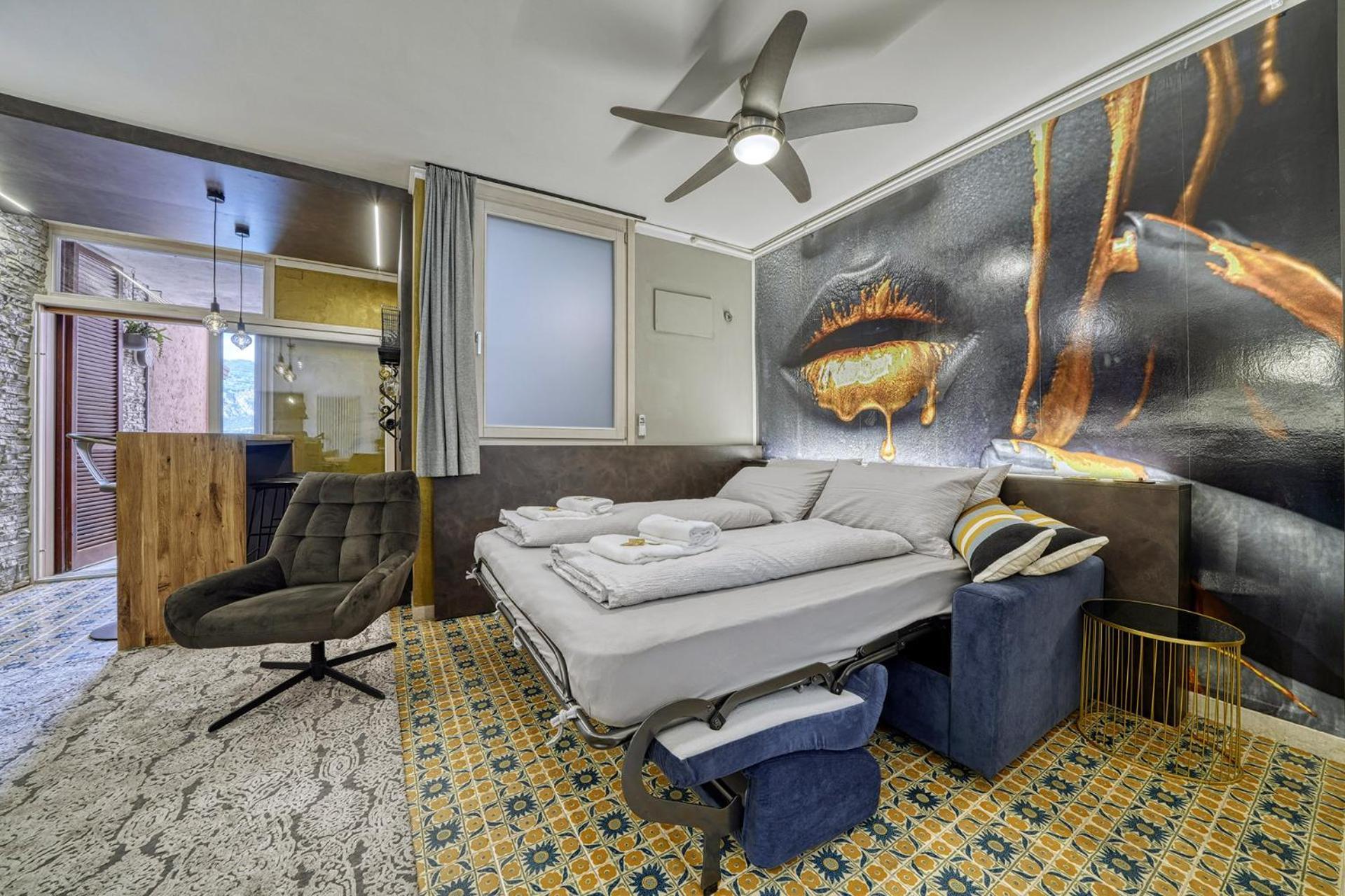 City Central Apartment Romantic Lakefront Balcony - Malcesine - Porto Vecchio 11 Exteriör bild